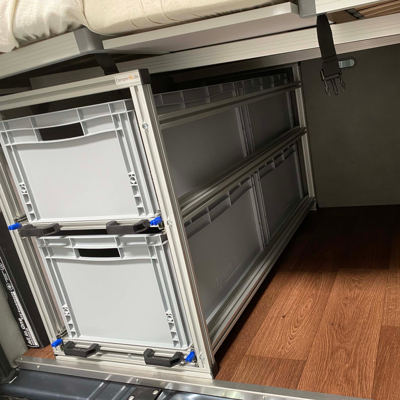 Heckauszug 2 Etagen Pössl Summit Shine 600L - Stabile und sichere Konstruktion - Euroboxoptimiert