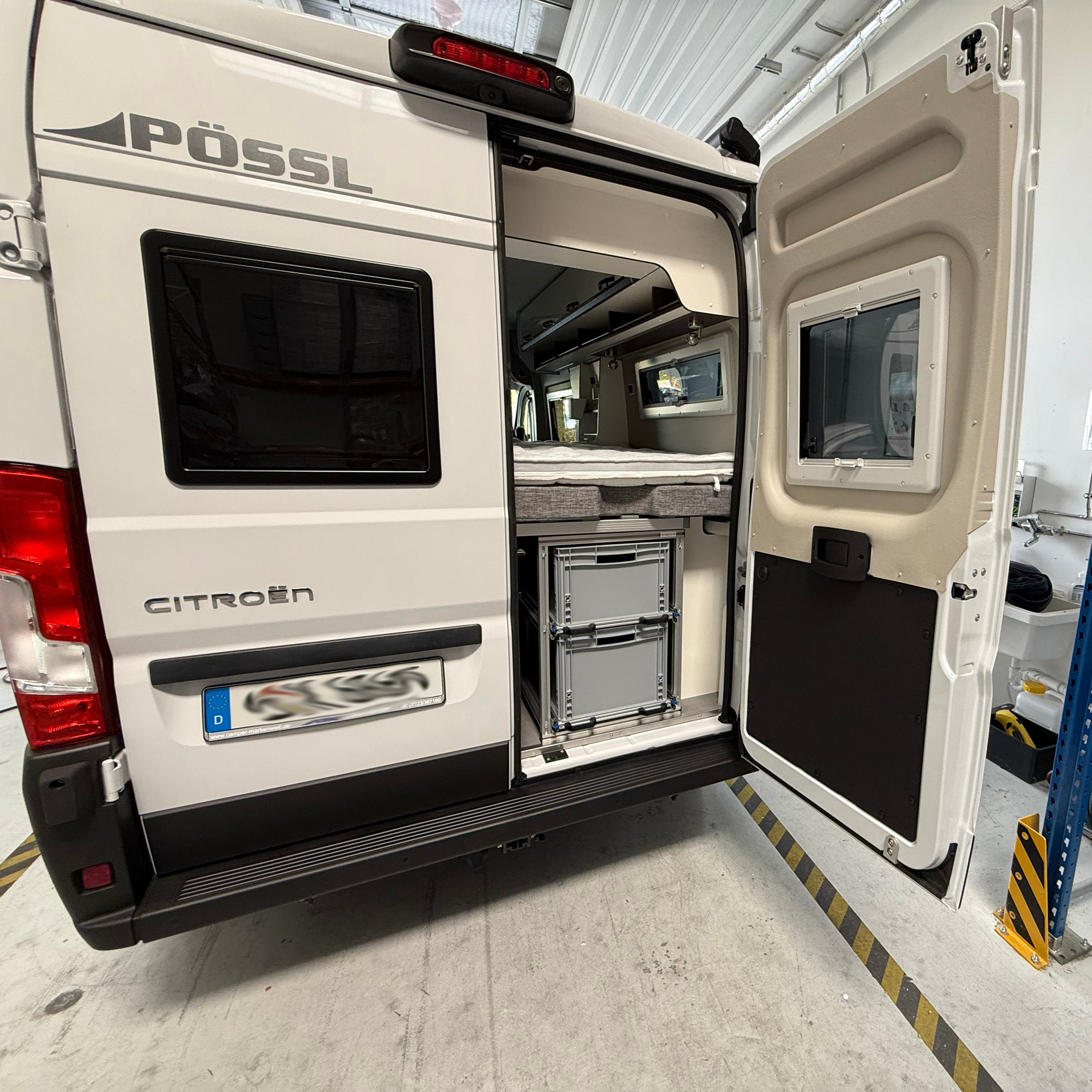 Heckauszug im Pössl Summit 600 ab 2025 mit Querbett