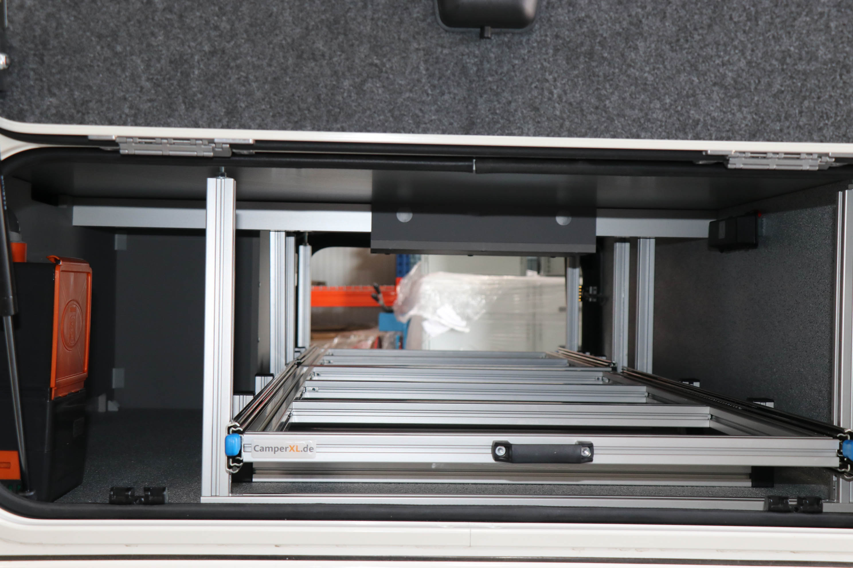 Raised floor pull-out 1200mm x 800mm