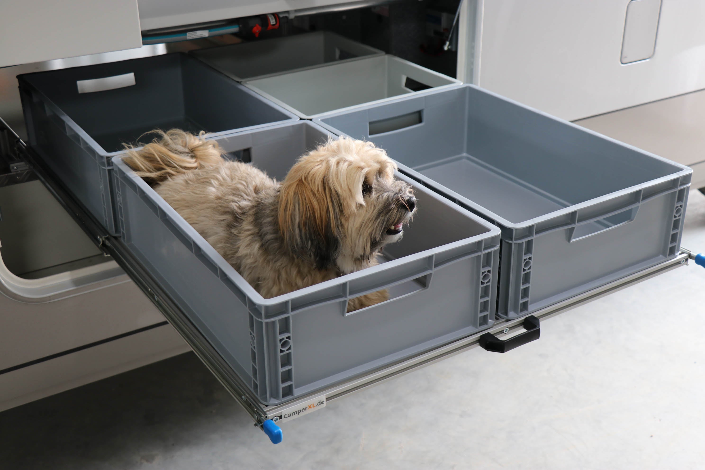 Raised floor pull-out 1200mm x 800mm